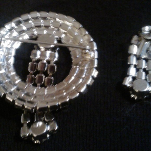 1950's blue & white rhinestone brooch/ earring set - Picture 3 of 3